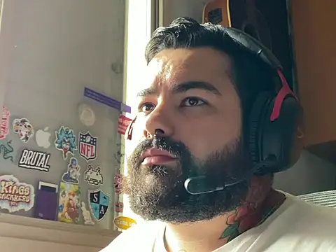 Dziignr online show from October 26, 2025, 7:47 pm