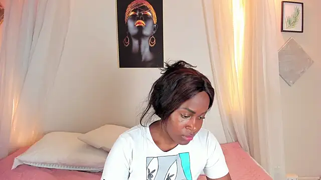 Kenia Montez online show from January 18, 2025, 5:20 am