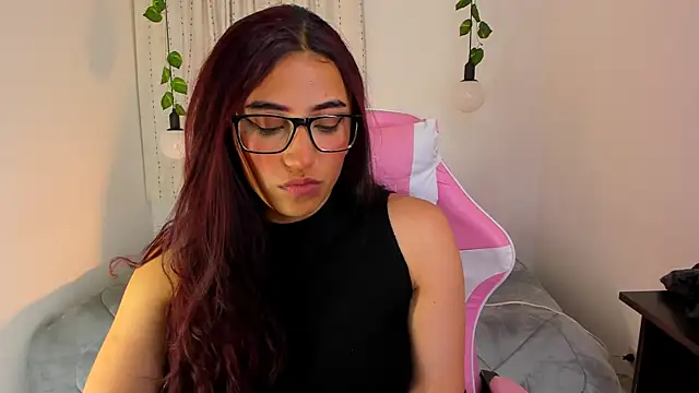 Snapshot of veronicaxx69 chatting on January 22, 2025, 12:48 am veronicaxx69 online show from January 22, 2025, 12:48 am