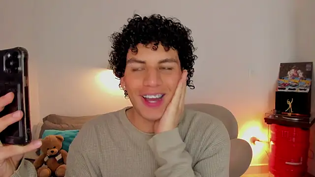 Curlblue online show from December 17, 2025, 4:12 pm