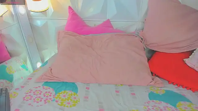 cute latinaxxx online show from May 18, 2026, 1:28 am