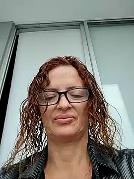 Snapshot of CioniWeiss chatting on September 18, 2025, 10:24 pm CioniWeiss online show from September 18, 2025, 10:24 pm