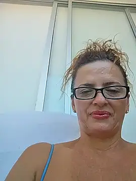 Snapshot of CioniWeiss chatting on October 2, 2025, 8:12 pm CioniWeiss online show from October 2, 2025, 8:12 pm