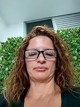 Snapshot of CioniWeiss chatting on September 15, 2025, 9:26 pm CioniWeiss online show from September 15, 2025, 9:26 pm