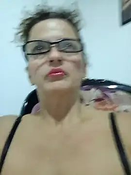Snapshot of CioniWeiss chatting on February 18, 2025, 5:09 am CioniWeiss online show from February 18, 2025, 5:09 am