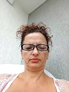 Snapshot of CioniWeiss chatting on February 21, 2025, 1:22 pm CioniWeiss online show from February 21, 2025, 1:22 pm