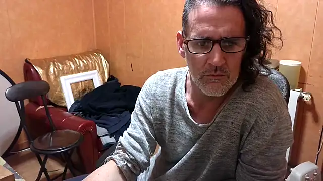 Lia Y PatrickX online show from November 11, 2025, 2:17 am