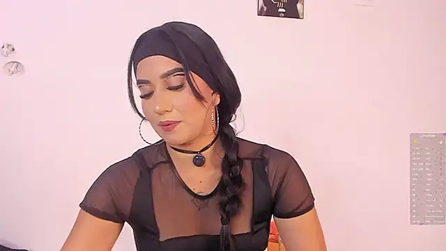 Snapshot of Maggie_1 chatting on November 23, 2025, 11:48 pm Maggie 1 online show from November 23, 2025, 11:48 pm