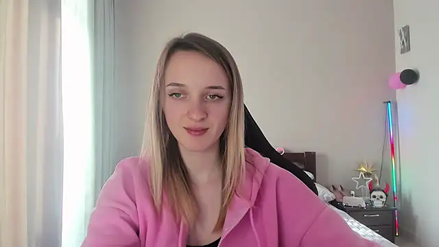 Snapshot of RouseReed chatting on March 6, 2025, 1:24 pm RouseReed online show from March 6, 2025, 1:24 pm