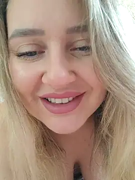 Snapshot of LadyLolyPop_ chatting on September 27, 2025, 2:39 am LadyLolyPop online show from September 27, 2025, 2:39 am