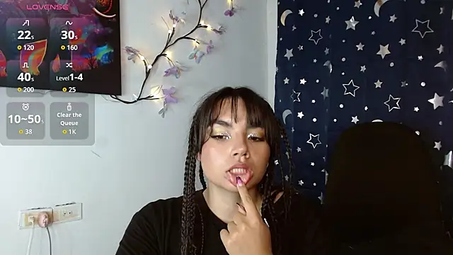 Snapshot of _serendepia_ chatting on October 12, 2025, 3:30 am serendepia online show from October 12, 2025, 3:30 am