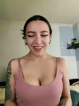Snapshot of Paudelatorre chatting on July 9, 2026, 4:57 am Paudelatorre online show from July 9, 2026, 4:57 am