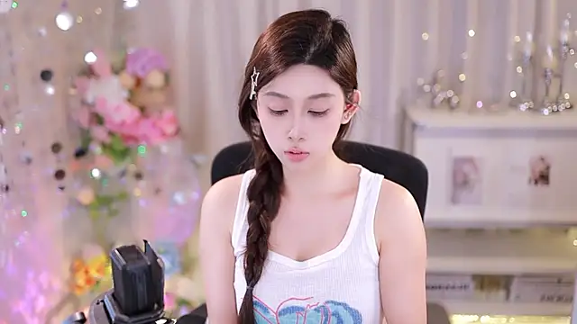 SleepArtist online show from October 8, 2025, 1:23 pm