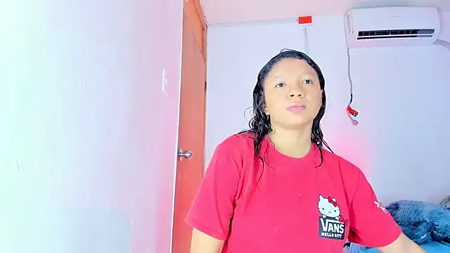 Snapshot of Emily_Coper18 chatting on September 16, 2025, 1:23 pm Emily Coper18 online show from September 16, 2025, 1:23 pm