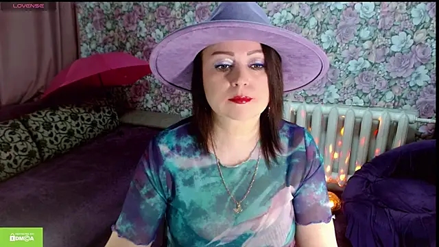 Julia-ru online show from May 13, 2026, 9:33 pm