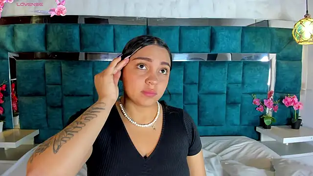 Snapshot of Abril_Gomez06 chatting on June 12, 2026, 8:28 pm Abril Gomez06 online show from June 12, 2026, 8:28 pm
