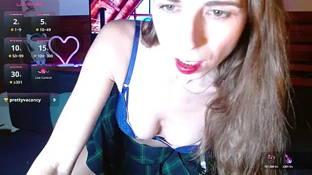 Snapshot of Trinity_Fire chatting on January 17, 2026, 4:38 am Trinity Fire online show from January 17, 2026, 4:38 am