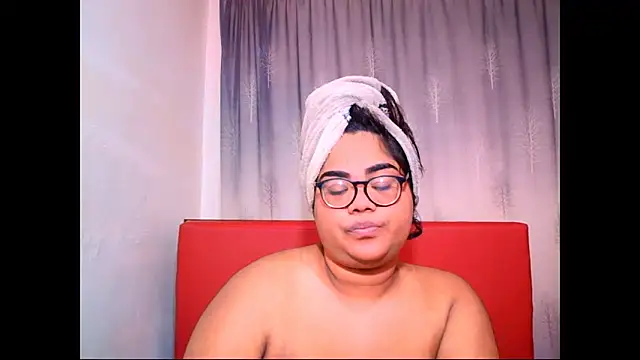 Snapshot of Indian_Lola00 chatting on October 31, 2025, 6:21 am Indian Lola00 online show from October 31, 2025, 6:21 am