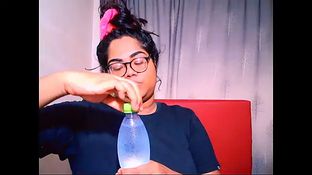 Snapshot of Indian_Lola00 chatting on October 13, 2025, 5:58 pm Indian Lola00 online show from October 13, 2025, 5:58 pm