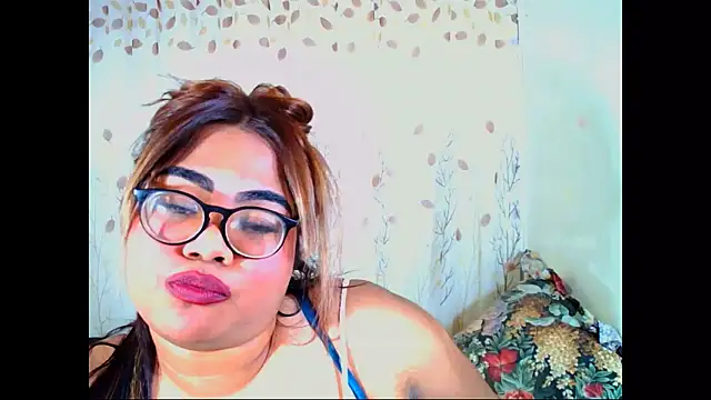 Indian Lola00 online show from July 17, 2026, 6:27 pm