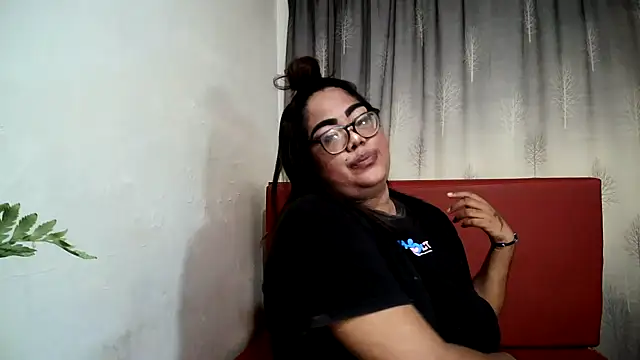 Snapshot of Indian_Lola00 chatting on February 14, 2025, 9:32 pm Indian Lola00 online show from February 14, 2025, 9:32 pm