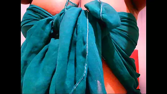 Snapshot of Indian_Lola00 chatting on September 17, 2025, 5:48 pm Indian Lola00 online show from September 17, 2025, 5:48 pm