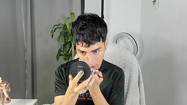 Snapshot of sebas_rose chatting on December 4, 2025, 1:43 pm sebas rose online show from December 4, 2025, 1:43 pm