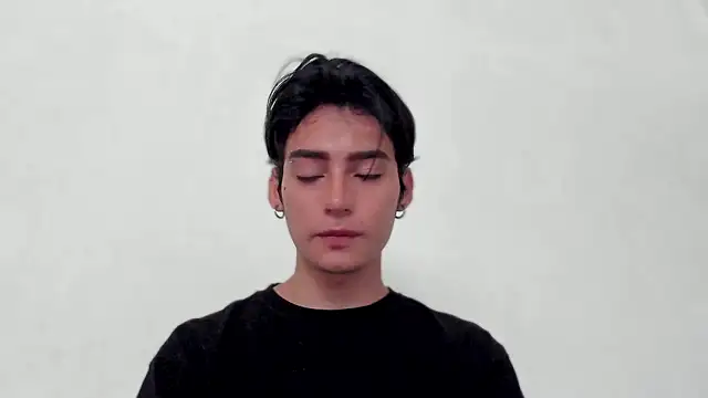 Snapshot of sebas_rose chatting on December 4, 2024, 2:09 pm sebas rose online show from December 4, 2024, 2:09 pm