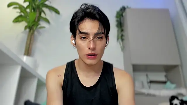 Snapshot of sebas_rose chatting on January 6, 2025, 10:47 pm sebas rose online show from January 6, 2025, 10:47 pm