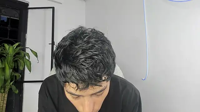 Snapshot of sebas_rose chatting on September 22, 2025, 11:00 pm sebas rose online show from September 22, 2025, 11:00 pm