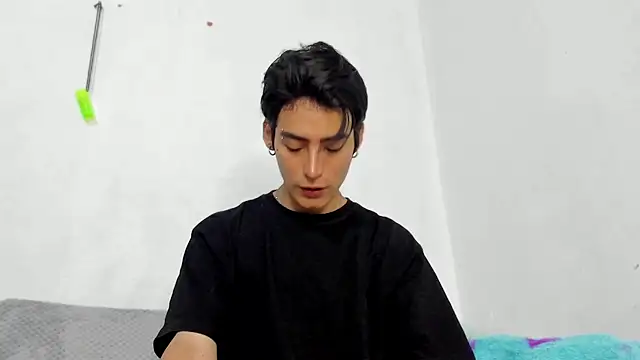 Snapshot of sebas_rose chatting on December 6, 2024, 10:13 pm sebas rose online show from December 6, 2024, 10:13 pm
