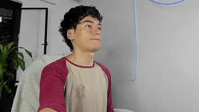 Snapshot of sebas_rose chatting on September 23, 2025, 10:06 pm sebas rose online show from September 23, 2025, 10:06 pm