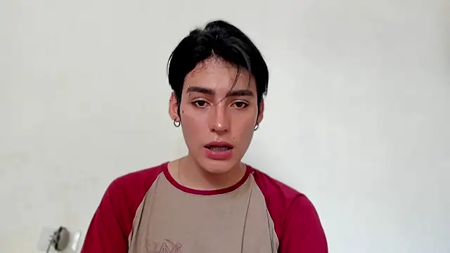 Snapshot of sebas_rose chatting on December 3, 2024, 5:17 pm sebas rose online show from December 3, 2024, 5:17 pm