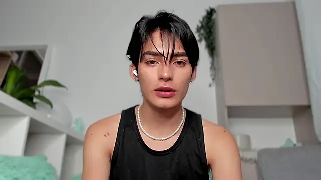 Snapshot of sebas_rose chatting on February 12, 2025, 12:05 am sebas rose online show from February 12, 2025, 12:05 am