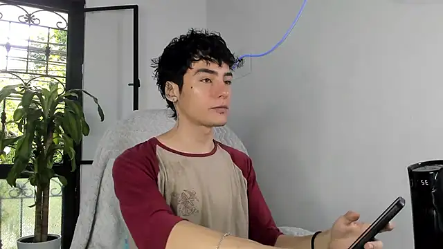 Snapshot of sebas_rose chatting on September 13, 2025, 3:34 pm sebas rose online show from September 13, 2025, 3:34 pm