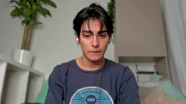 Snapshot of sebas_rose chatting on January 29, 2025, 5:19 am sebas rose online show from January 29, 2025, 5:19 am