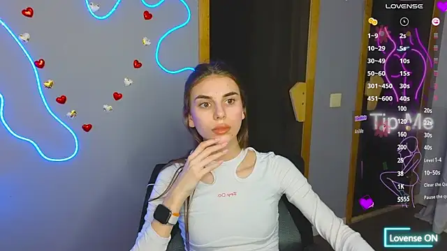 EmmyGreans online show from March 13, 2025, 3:39 pm