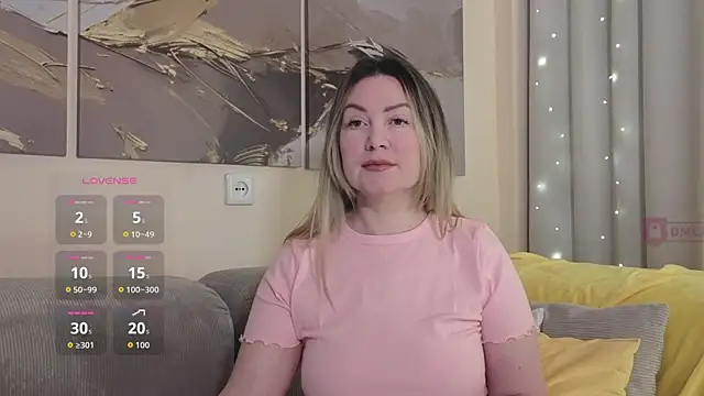 ElleCherry online show from October 21, 2025, 6:02 am