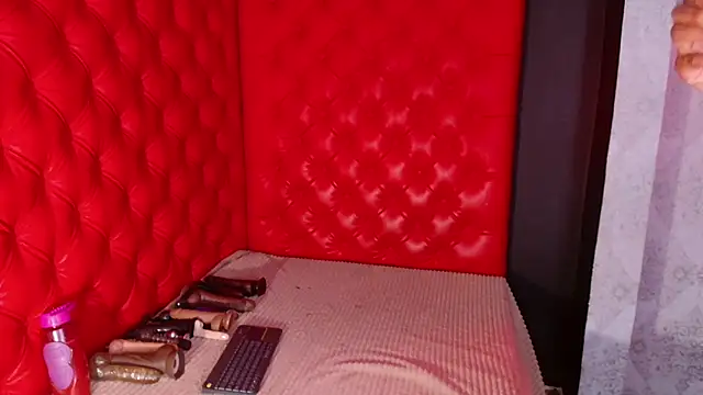 CrystalBrooke3x online show from November 26, 2025, 7:14 pm