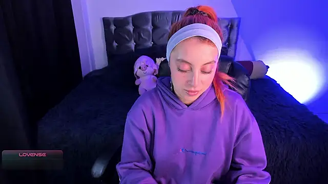 Violetaarey online show from February 21, 2026, 3:19 am