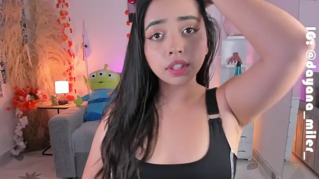 Snapshot of _dayana_miler chatting on January 6, 2025, 1:31 am dayana miler online show from January 6, 2025, 1:31 am