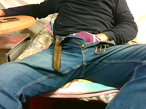 Snapshot of Giulio35_Pika chatting on October 20, 2025, 7:14 pm Giulio35 Pika online show from October 20, 2025, 7:14 pm