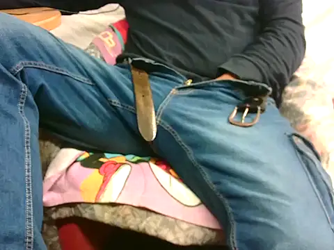 Snapshot of Giulio35_Pika chatting on November 21, 2025, 5:50 am Giulio35 Pika online show from November 21, 2025, 5:50 am