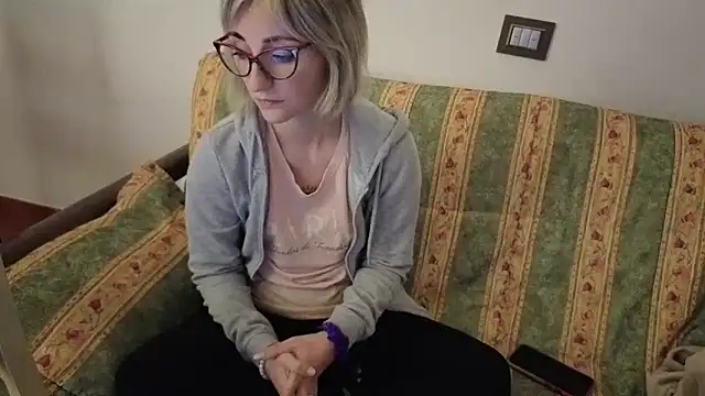 sexy blondie92 online show from April 28, 2026, 9:08 pm