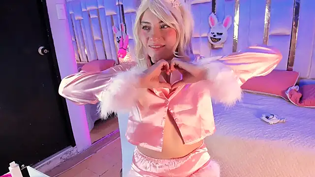 Snapshot of Broklinwhite_ chatting on April 10, 2026, 2:35 pm Broklinwhite online show from April 10, 2026, 2:35 pm