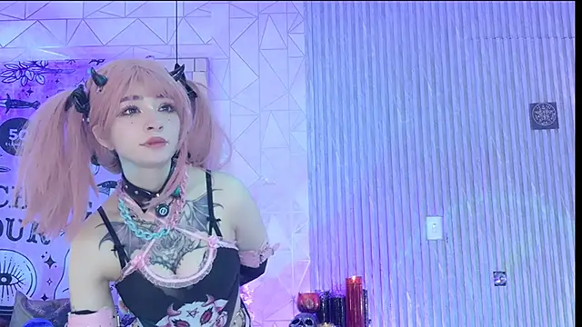 Snapshot of zephirahabney chatting on December 5, 2025, 3:10 pm zephirahabney online show from December 5, 2025, 3:10 pm