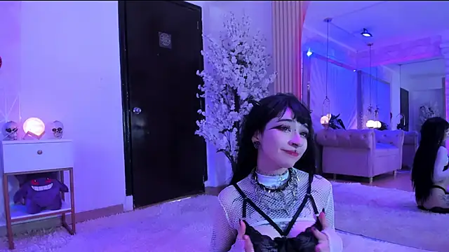 zephirahabney online show from March 1, 2025, 8:21 pm