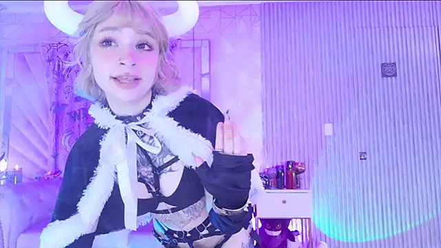 Snapshot of zephirahabney chatting on December 13, 2025, 8:04 pm zephirahabney online show from December 13, 2025, 8:04 pm