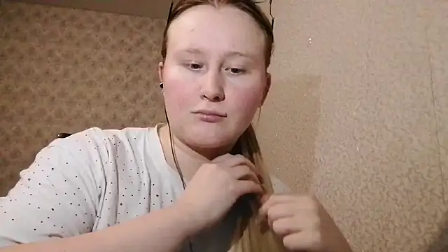 Snapshot of Anika_Lipps chatting on March 18, 2025, 8:05 pm Anika Lipps online show from March 18, 2025, 8:05 pm