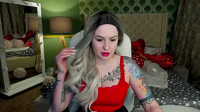 Snapshot of AmberDismond chatting on February 17, 2025, 3:25 am AmberDismond online show from February 17, 2025, 3:25 am